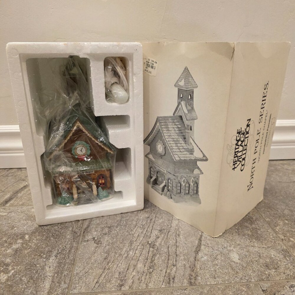 Dept 56 North Pole Chapel North Pole Series Village 1993 Box 56260 W/ Light vtg
